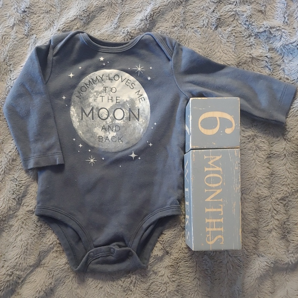 🌙 Carter's Blue long-sleeved Onesie 3-6 mo 💞